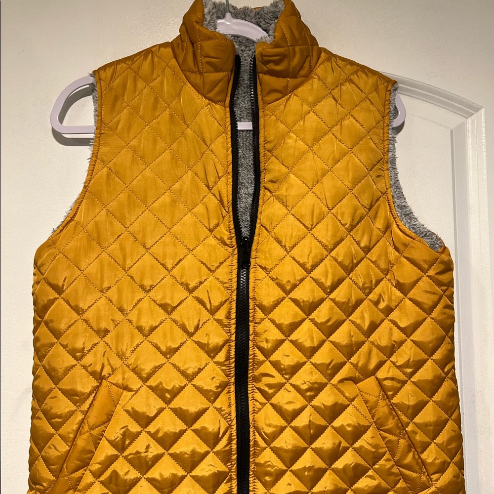 Very cute!!! Simply southern yellow puffer vest